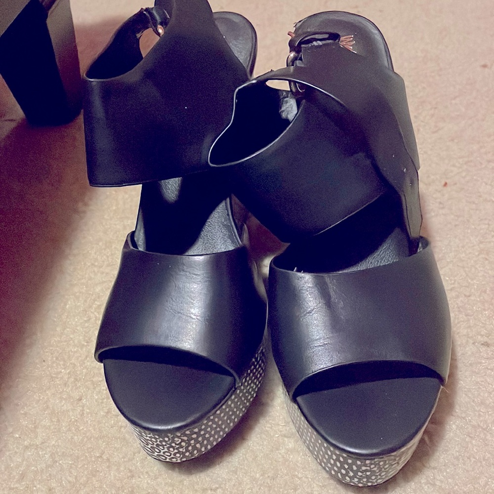 Cute black wedges